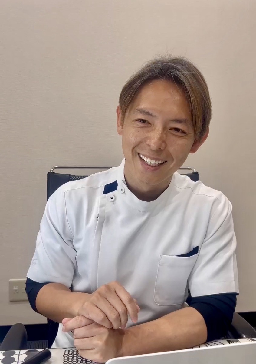 株式会社MAHALOA 代表取締役 吉本 徹也